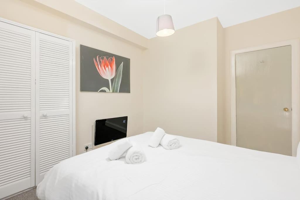 Two Bedroom Apartment-Central Edinburgh-Old Town-Licensed Kültér fotó