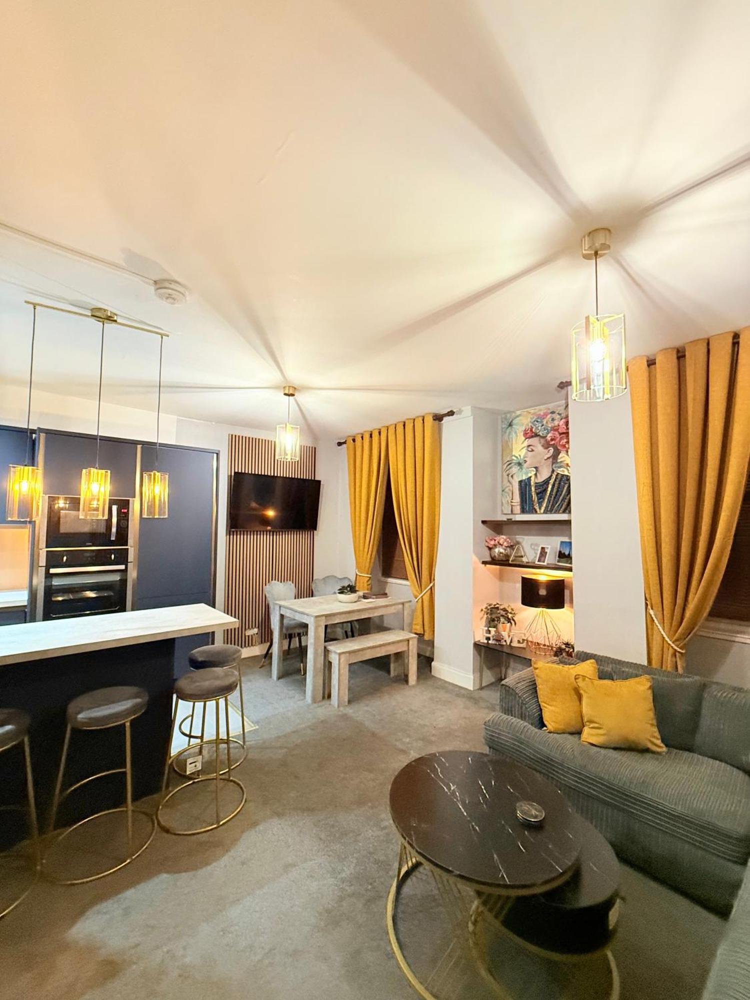 Two Bedroom Apartment-Central Edinburgh-Old Town-Licensed Kültér fotó
